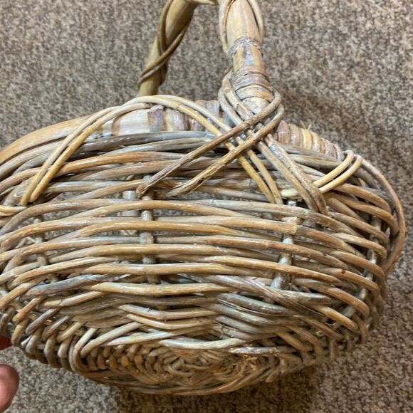 Rustic Primitive Home Decor Organized Tan Basket with Handle Wicker And Bamboo - Picture 9 of 15